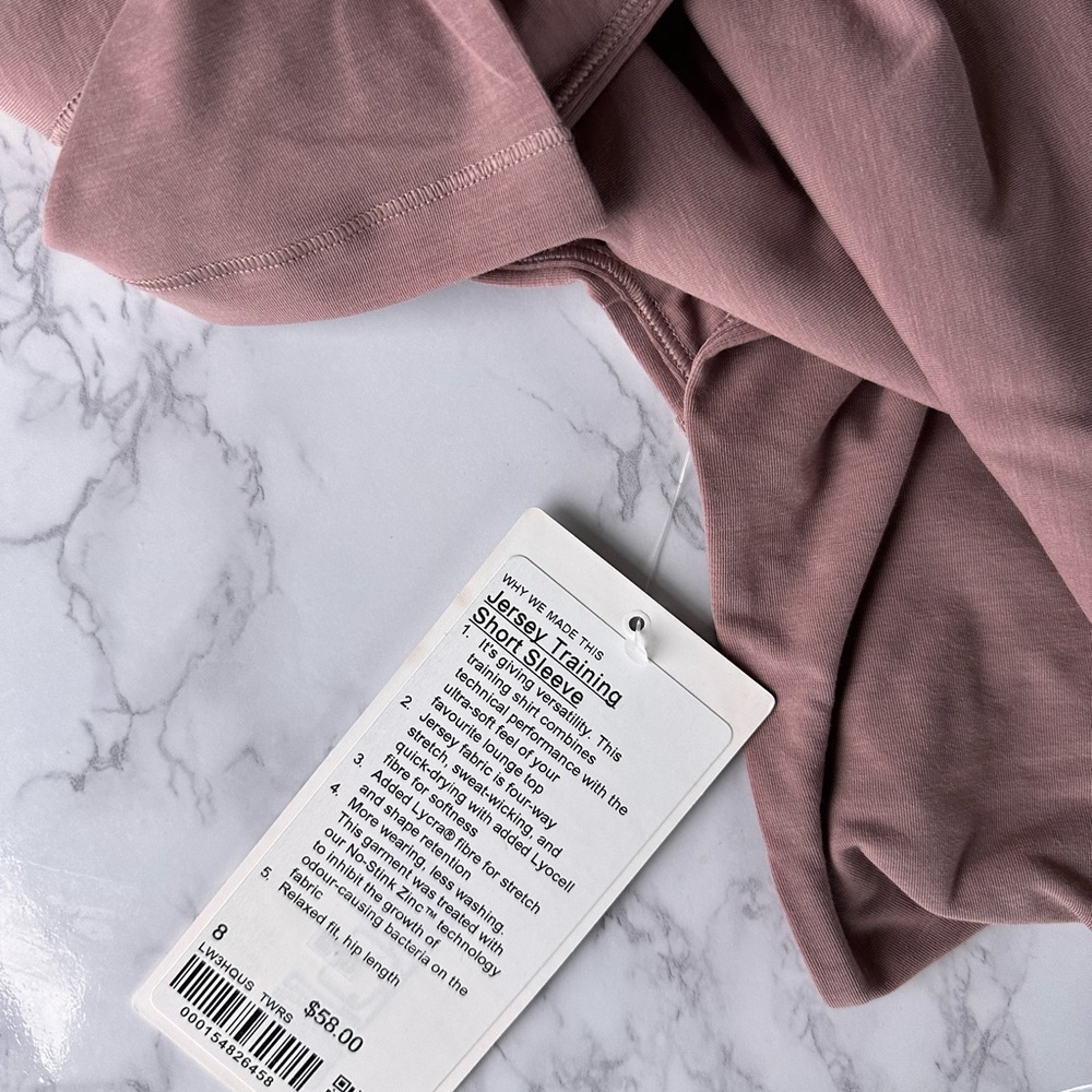 New Lululemon sports top size 8 - Picture 2 of 2